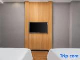 Standard Twin room with view