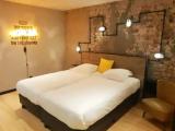 Standard Double room with street view