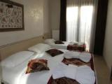 Standard Triple room with sea view