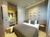 Standard room with street view
