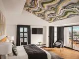 Junior Suite with harbour view