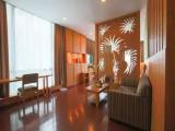 Suite with city view