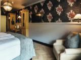 Grand room