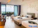 Standard Triple room with sea view