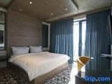 Premier room