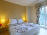 Suite with balcony and with partial sea view