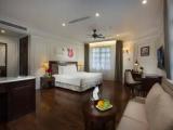 Suite with city view