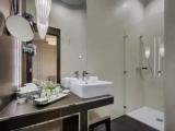 Suite with land view