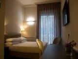Standard Double room with partial sea view