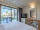 Deluxe Double Suite with partial sea view