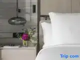 Deluxe Twin room with city view