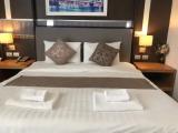Deluxe room with balcony and with pool view