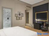 Deluxe Corner Double room with city view