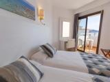 Standard Twin room with sea view