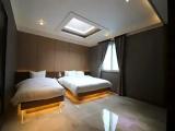 Premier room