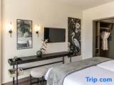 Superior room with partial sea view