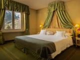 Suite with mountain view