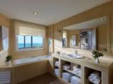 2 Bedrooms Villa beachfront