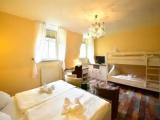 Standard Triple room with balcony