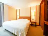 Standard room with land view