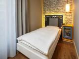Single room with street view