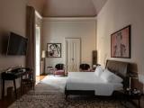 Deluxe Single Suite