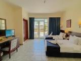 Standard room with pool view
