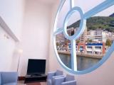 Suite with city view