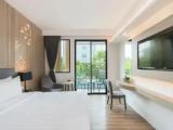 Deluxe Double room with pool view