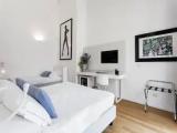 Standard room with courtyard view