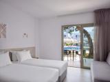 Double room with pool view