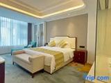 Suite with lake view