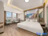 1 Bedroom Business Suite