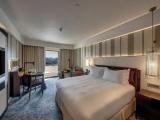 Double room with balcony and with city view
