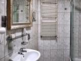 Standard Quintuple room with city view