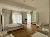 Classic Triple room with balcony and with courtyard view