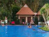 Bungalow with pool view