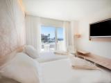Double room with partial sea view