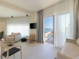 Suite seafront