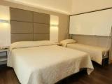 Comfort Quadruple room with partial sea view