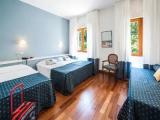 Standard Quadruple room with balcony