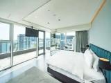 Corner Double room with city view