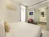 Deluxe room with partial ocean view