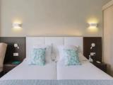 Double room with pool view