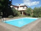 4 Bedrooms Villa