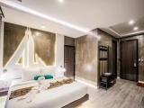 Suite with pool view