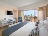 Standard room with partial sea view