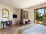 Superior room with partial sea view