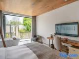 Standard room with view