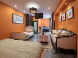 Family Studio with courtyard view